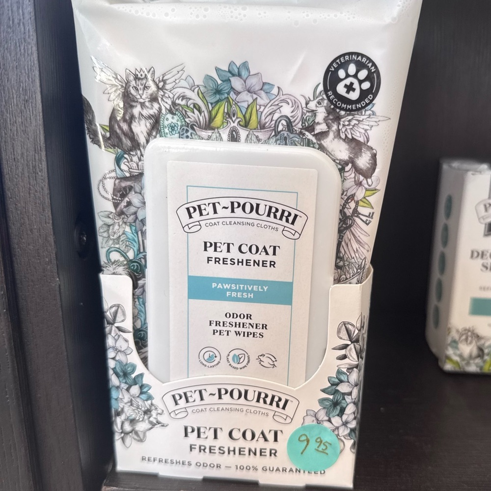 Pet Coat Freshener Wipes - White and Blue